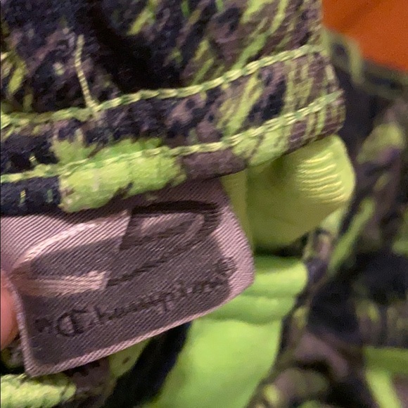 Athletic shorts - Picture 3 of 3